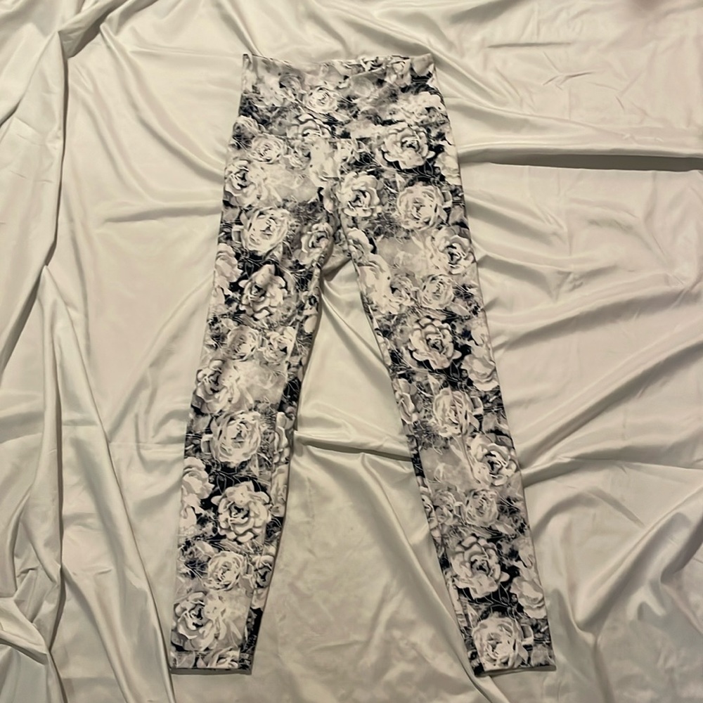 Rose 🌹 Graphic Leggings